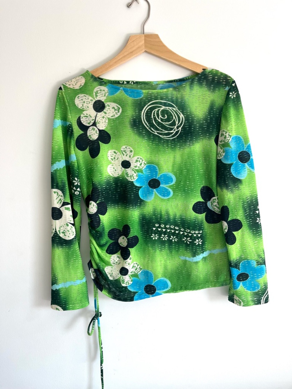 Abstract Y2K floral ruched long sleeve top | Retro art print